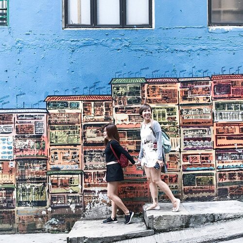 <div class="photoCaption">There is nothing on this earth more to be prized than true friendship.
~ Thomas Aquinas 📸 cr: @jacqsowhat</div>
