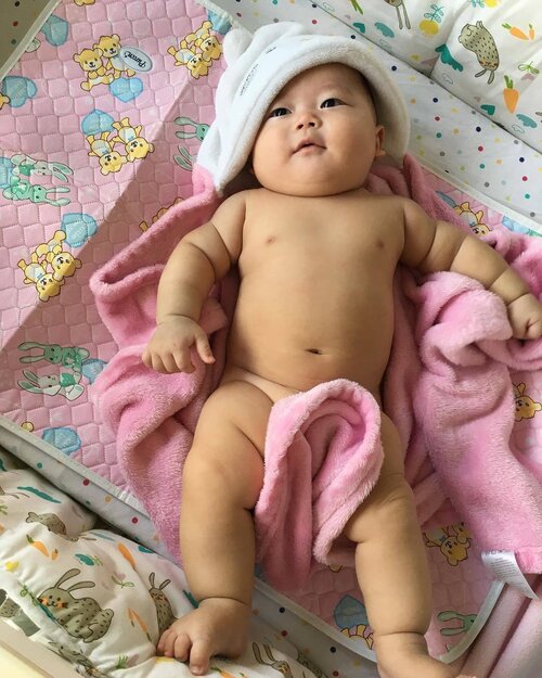 <div class="photoCaption">My little growing boy.Blog updated dblchin.com (Link in bio)#dblchinblogs #dblchinmotherhood #clozette</div>