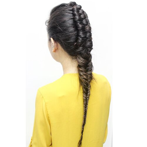 <div class="photoCaption">Who's ready for @wonderwomanfilm ?
I am 🙋🏻 but my kids? not so much. They not ready to sleep, how to catch late night movie like that?! 😭
But buay Pai la, watched the trailer managed to spot the #wonderwomanbraid ! Wah no kidding, this braid is indeed a test of arm muscles.
After several fail attempts, I managed to bring out the princess warrior in me.
So this, Wonder Woman worthy not?
#dblchinhotd
#clozette</div>
