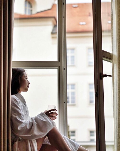 <div class="photoCaption">#Prague🇨🇿, you're charming my heart bit by bit with your old-time beauty. #Clozette</div>