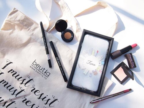 <div class="photoCaption">Had fun shopping at @beutiq.co official launch. I love how we are given the freedom to choose the shade we want ❤️, just like shopping physically on their website. Beutiq.co is an online boutique that carries some of the biggest Korean brands. Some will be made available in Watsons stores soon! .
.
.
.
.
.
#MyBeutiq #BeutiqBabe #KBeauty #beautyboutique #koreanbeauty #koreanmakeup #koreanskincare #clozette #clozetteambassador #beauty #beautyaddict #bbloggers #sgigbeauty #sgigmakeup #instabeauty #makeup #makeupaddict #makeupjunkie #makeupobsessed #makeuplovers #instabeauty #skincarereview #iloveskincare #luxurybeauty #skincarecommunity #instaskincare #beautyflatlay #mybeautifulmess</div>