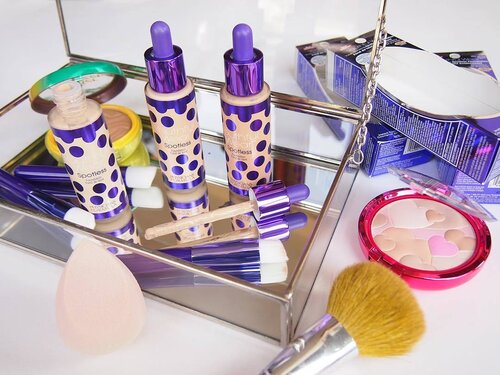 <div class="photoCaption">#ontheblog @physiciansformulamy Youthful Wear Youth Boosting Spotless Foundation's 3 new shades review. It's all about love ❤️ this time. My review since 2014 on this foundation stands. Except that this new version has better and excellent coverage. Could it be the tool I used? You got to read to find out 😉
.
.
.
.
.
.
#physiciansformulamy #physiciansformula #watsonsmalaysia #foundation #serumfoundation #clozette #beauty #beautyaddict #bbloggers #sgigbeauty #sgigmakeup #instabeauty #malaysiabeauty #makeup #makeupaddict #makeupjunkie #makeupobsessed #makeuplovers #flatlay #streetlovebeautyblog #beautyflatlay #beautycommunity</div>