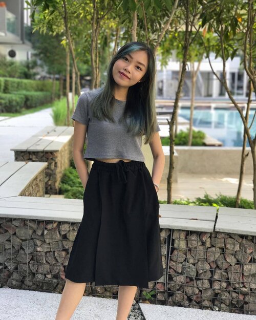 <div class="photoCaption">Living for the weekends 🙌🏻 // Keep up with my #instastory for today's adventures!
•
•
•
#carinnxootd #carinnxtravel #culottes #throwback #clozette #iFlookboard #iphone7plus #shotoniphone7plus</div>