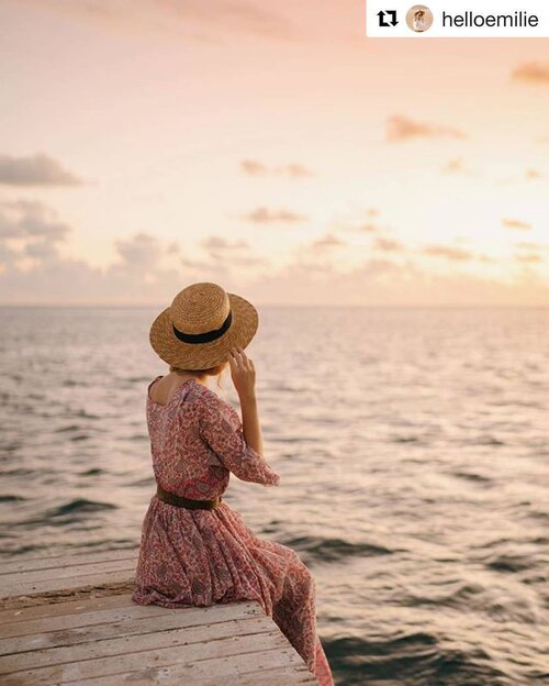 <div class="photoCaption">~~feels like this kind of Tuesday morning, ocean gazing and drifting away into the horizon, just wishing that all things will be pleasantly calm and smooth sailing for everyone out there, no matter where your heart may be! stay luminously happy, lovelies 💕✌🏻💖~~ one of our favourite #LumiIGCrush, leaving trails of beauty in life which we absolutely adore *_^
.
..
.
#Repost @helloemilie (@get_repost)
・・・
From winter in the mountains to glowing sunsets on the Whitsunday Islands...✨💕😍 Feeling like a dream – I can't wait to share some more from this tropical adventure up north!
@flightcentreau @queensland #openmyworld #thisisqueensland</div>