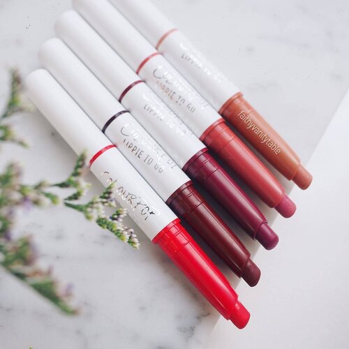 <div class="photoCaption">Monday calls for some pop of colours! Color Pop lippie-to-go 💄 are so handy! They were part of my birthday pressie from my bae @slowbrogal many months ago! ❤️
.
Who already had their hands on @colourpopcosmetics latest eyeshadow palette? Should I get? 🤔
.
#clozette #makeupchat #lipsticks #colorpoplipstick</div>