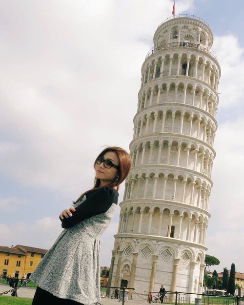 <div class="photoCaption">Buongiòrno! Guess which city I am heading to? If many of you guess correctly, I will share my upcoming beauty loots with you through a #giveaway! (Will be 🇮🇹 brands you don't find in Singapore)
.
*Hint: It's NOT the city in this #throwback shot. ❌Those who already knew, please do not spoil the fun! 😅 It's probably the most impromptu trip I ever had my life...just decided to fly out 3 days ago. 😜 .
Okie guys, have fun guessing and check my #IGStories for the correct answer, 12 hours later! 😘 Good nighty!
.
#clozette #ootd #italia #pisatower #travelwithfaithy</div>