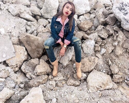 <div class="photoCaption">I did not wake up today to be Average .............#wanderlust #style #styleblogger #styleoftheday #fashionstyle #fashionstylist #032 #cebubased #stylist #styleblogger #LazadaStyle #fashiondesign #fashionblogger #clozette #fashionphotography #photography #fbloggers #MMAZM #fashioneditorial #fashionshoot #editorialfashion #editorialphotography #editorialshoot #igbloggersph #cebublogger #cebubloggers #SpotMyStyle #ootd #pilipinasootd</div>