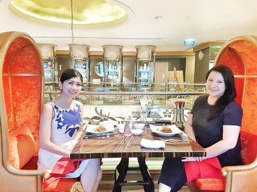 <div class="photoCaption">Birthday blessings Part 6!
The person behind my daily skin, hair and body care products who is a blessed mom of 3 kids too. Brands I swore by daily. Phyto and Lierac. 😍
Thank you for the wonderful dinner with herbal chicken soup, steak, spinach and double boiled hasma with a wonderful view.
Good excuse to celebrate with great company and food!
#influencer #celestiafaithchong #msbabelovebebes #fashionista #imagecoach #clozette #starclozetter #FBSambassador #facebodyskin #youngshineclinic #acmeclinic #acmesculpture #v10plus #headlineshairdressing #beautybynature #phyto #lashregrowth #lierac</div>