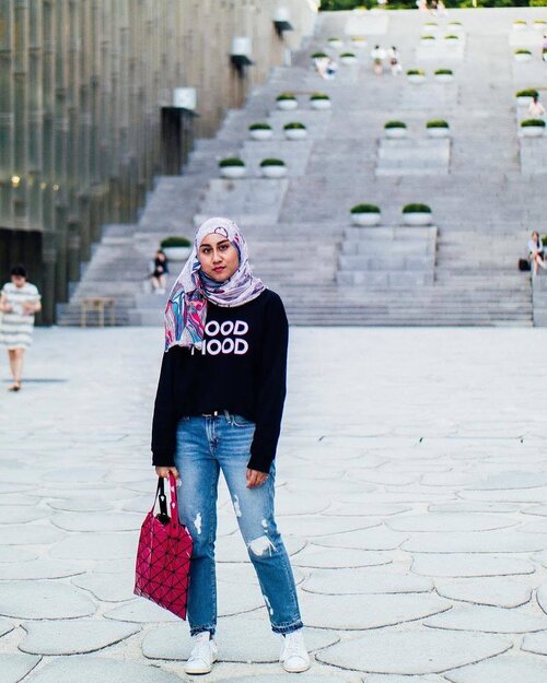 <div class="photoCaption">Food Mood with my Boyfriend 👀 This outfit's story is up on www.Affordorable.com if you guys want to see it (ps: link in bio!)</div>