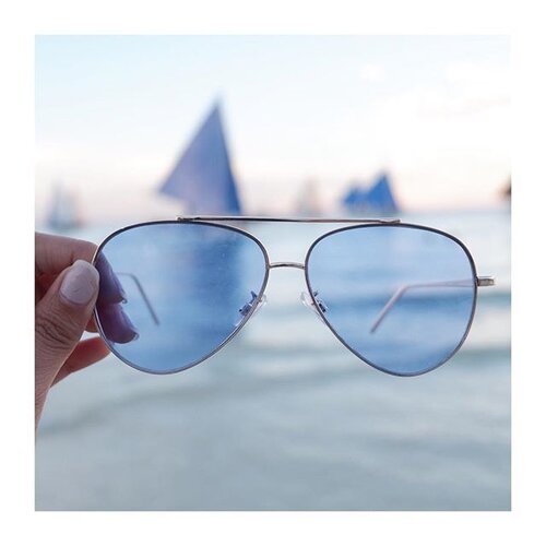 <div class="photoCaption">Brought a little pizazz with me to the beach with retro blue sunnies from @f21philippines 🕶 #annefermano #igers #women #igdaily #love #clean #minimalistph #vscocam #vsco #vscoph #instadaily #instagram #instapic #blog #blogph #bloggerph #beautyblogger #instapicoftheday #fujifilmph #fujifilm #Clozette</div>