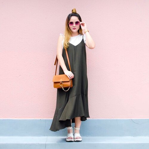 <div class="photoCaption">Keeping cool in this super comfortable Malia Ruffle Hem Slip Dress c/o @pomelofashion! Love the drop waist detail and the quality of the material — definitely getting the most bang for your buck! For more trendy yet affordable pieces, visit @pomelofashion to check out their two collections — new arrivals updated weekly! P.S. First time shopping on pomelo? Sign up for their newsletter and receive 20% off! 😱 #trypomelo</div>