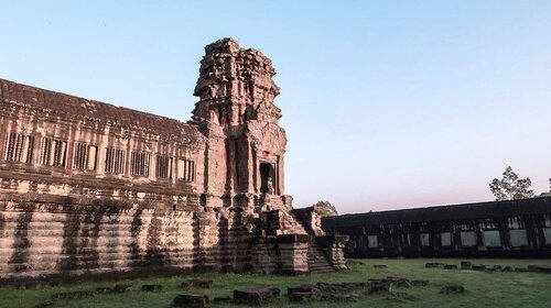 <div class="photoCaption">Built in the 12th century, the Angkor Wat complex is the largest religious monument in the world. 💫 Zoom in to find me!
______________________________
#KistyTravels #KistyTravelsCambodia🇰🇭 #ThePastelPalette #MyTinyAtlas #TLPicks #CNTraveler #GuardianTravelSnaps #LetsGoWander #WellTravelled #DameTraveler #GirlsLoveTravel #GirlsWhoWander #Clozette #Wanderlust</div>
