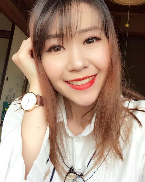 <div class="photoCaption">Day one in japan!! Wearing freshkon brilliant brown lenses and @lorealmakeup Infallible le rouge charismatic coral on the lips. 💄#clairesimontravel
#clozette #fashion #fashiondiaries #fashionblogger
#girl #igdaily #igers #igsg #sgblogger #today #me #selfie #portrait #photooftheday #makeup #lorealparis #eyes #summer #coral #sgbeautyblog #bbloggers #vscocam #koreanmakeup #infallible #selfie #selca #me #smile</div>