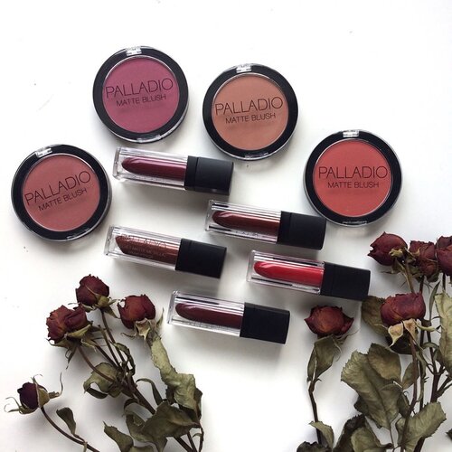 <div class="photoCaption">Drench your lips with this velvety formula from @palladiosg infused with green tea & vitamin E, designed with long wear metallic pigments and a matte texture, the new velvet matte will make you rock the ultimate lip trend along with their matte blush!
An enhancing blush brushes onto cheeks smoothly for a soft matte look and a even finish. Their blushes are stated to help hide the appearance of line and wrinkles with a satin finish that flatters the face.
Get yours at @guardian_singapore now. #clozette #palladiobeauty #palladio #palladiosg #lipstickaddict #blushaddict #makeup #sgmakeup</div>