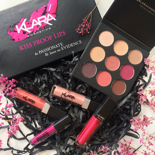 <div class="photoCaption">Klara Cosmetics will be arriving in Singapore really soon!
• Australian owned and designed
• First concentrated range of superior quality cosmetics
• Made with 100% colour pigmentation
Klara Kiss Proof Lipstick
• 24-hour long-lasting lipstick with high voltage shades
• Comes in matte & matte with diamond finish, and available in mini version too!
Klara Cosmetics will be having 20% off all Klara Cosmetics on 12th August 2017at SaSa Wisma! Stop shopping then!
#klaracosmetics #klaracosmeticssg #klaraaddict #clozette #beautycarousel</div>