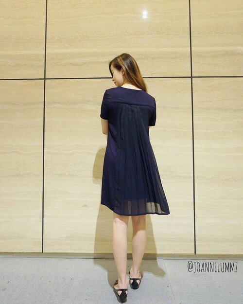 <div class="photoCaption">#throwback #ootd to about a month ago 😂 Navy Yanira Back Pleat Dress from #lovebonito #lbootd 🔵 Couldn't resist comfy tee dresses especially when it's with pleats! 😍 #joannelummzootd #igsg #sgig #potd #lotd #clozette #stylexstyle #latergram #getfash</div>