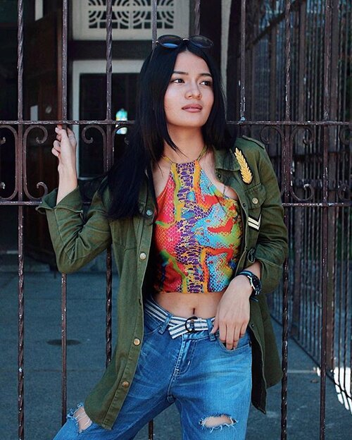 <div class="photoCaption">WARRIOR ✖️ Wearing @sigmabeauty's Lip Eclipse in Rosette 👄
shot by @francispaulrey
#clozette #teamshirubi #ootd #fashion</div>