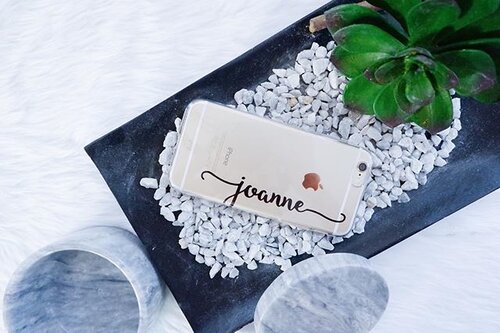 <div class="photoCaption">Less is more. 💚
#clozette #flatlay
@personalizedaccessories @marmolstonework @thefurfactoryph 💕</div>
