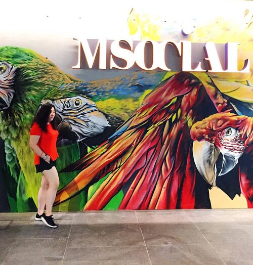 <div class="photoCaption">Because I have a love for street art and the facade of this hipster hotel is lit! Just look at the life-like details on the Parrots!........ #details #mycasualstyle #abmhappylife #styleguide #acolorstory #styleinfluencer #styleinspiration #ootdenvy #bagaddictsanon #fashionbloggers #fashiondiaries #fashiongram #fashionpost #ootdwatch #wiwt #fashiongirl #thatsdarling #ootdshare #abmlifeiscolorful #whatiwore #clozette #myunicornlife #currentlywearing #effortlessstyle #todayiwore #flashesofdelight #pursuepretty #ootdfash #outfitpost</div>