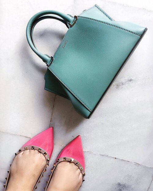 <div class="photoCaption">This post is for those of you who DM-ed me to ask for a closer look at my Mini C de Cartier bag. And for the others who asked about the colour, it's the limited edition colour, Beryl Green .
.
.
.
.
.
. #shoefie #shoegasm #whenfeetmeetfloors #valentinoaddicted #shoegram #luxuryblogger #detailsoftheday #fromwhereistand #myunicornlife #thatsdarling #minicdecartier #rockstuds #acolorstory #instaluxury #luxuryfashion #luxurylifestyle #luxuryblogger #stylediaries #stylefile #luxuryblog #bagsoftpf #purseboppicks #fwis #marblefloor #monochrome #pursuepretty #streetstyleluxe #boptalk #ootdwatch #ihavethisthingwithfloors</div>