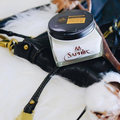 <div class="photoCaption">Do you own beautiful leather products but are not sure how to care for them? A few years ago, I bought a Prada wallet from Italy, brought it home and left it in its packaging inside my drawer. I didn’t used it at all for a year or so and one day I was shocked to see the state of my “new” Prada wallet. My wallet was affected by mildew so badly that I needed to spend $180 to restore the colour and condition close to its original state.😅
.
.
Find out how the Saphir Renovateur Cleaner & Conditioner from @shoetree.sg can care for all your quality leather shoes & products...
https://misschocoholic.com/the-shoetree-project-singapore-leather-care-review/</div>