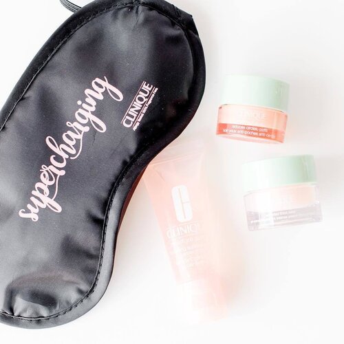 <div class="photoCaption">I've got a new skincare product! So excited about this new Moisture Surge Hydrating Supercharged Concentrate from @cliniquesg.
•
It's fragrance-free and from one of my favourite & trusted skincare brands. Most importantly, it's pastel, peachy pink. 😂 #girlythings
•
Did you know that this new concentrate should be applied on your skin after moisturiser? More of my thoughts on this concentrate over on the blog today.
•
I also bought another new moisturiser at the drugstore this afternoon and I cannot wait to use these two together. Oh yes, good skin, here I come!
•
Tell me: What moisturiser are you using at the moment?</div>