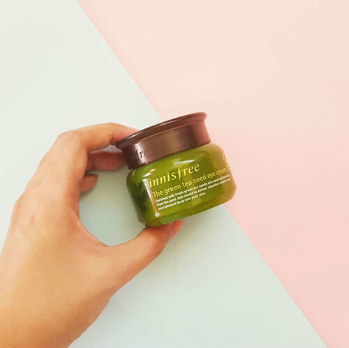 <div class="photoCaption">I won't say I'm an expert when it comes to eye creams because this Innisfree Green Tea Seed Eye Cream is the very first eye cream I used. I'm reaching mid-20's now so I decided I will need moisturizer on my eyes as much as possible and this product is delivering its promises. You read my review in StyleVanity.com</div>