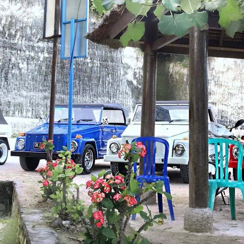 <div class="photoCaption">Throwback to beautiful #bali driving around in these old #VolksWagen beauties 🙌🏼 So obsessed with vintage cars!?! Maybe it's cause I'm starting to be a vintage piece myself 🤣
.
.
.
.
.
.
.
.
.
.
.
.
.
.
#vintagecar #vintage #vintagestyle #carlover #styleinspo #fashionmagazine #travelchic #iamatraveler #traveldiary #wanderlust #wanderluster #comeawaywithme #carstagram #cargram #instamood #vwlove #vwvintage #clozette #stylexstyle #fashiontravel #stylista #travelinstyle #ukblogger #ukbloggers #londonblogger #bloggerlife #bloggergirl #travelbali</div>