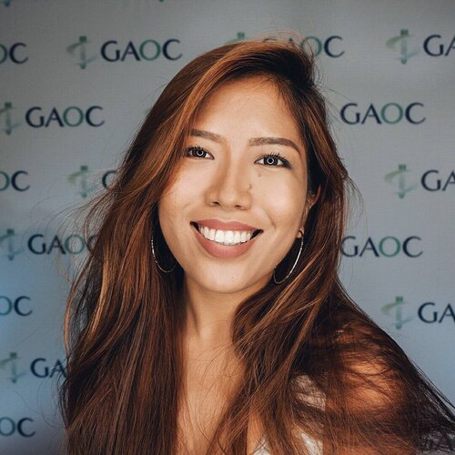 <div class="photoCaption">Can't wait to have my pearly whites with @gaocdental newest branch in SM Seaside City. #GAOCCebu</div>