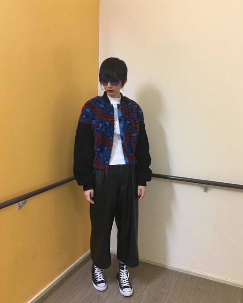 <div class="photoCaption">Cornered. #ootd #travelootd #clozette #japanootd #travel #japan #hokkaido #style #hm #kenzoxhm #33fieldtrip #33fieldtrip의 #zara #converse #converseleather #latergram</div>