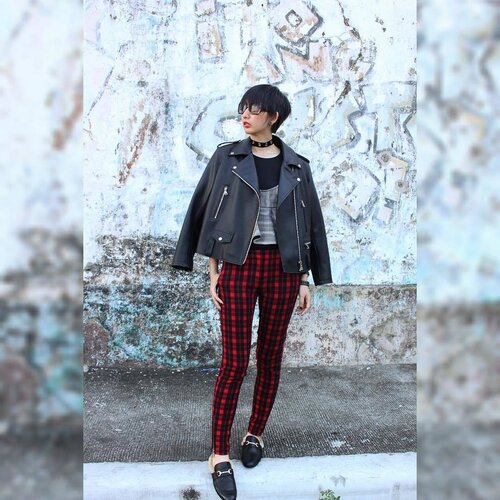 <div class="photoCaption">My attempts at summer dressing always ends like this. #ootd #clozette #style #stylenanda #uniqlo #michaelkors #stevemadden #33fieldtrip #33fieldtrip의 #latergram</div>