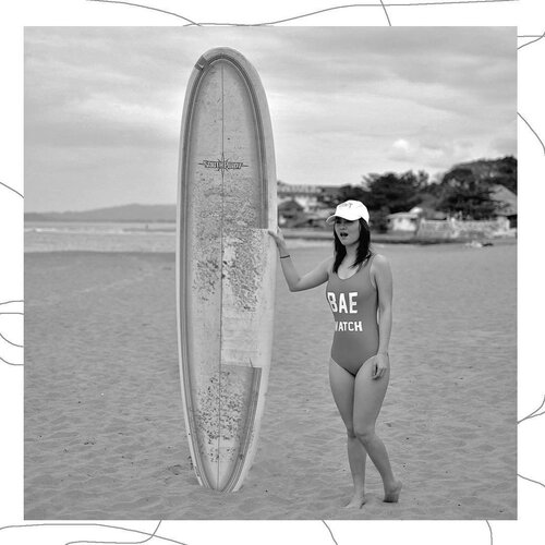 <div class="photoCaption">That face you make when you see someone flirting with bae 🙄😂 | Wearing @haraya_ph 👙Cap from @clothingcollectiveph 👌🏻#BaeWatch #BaePatrol #HarayaPh #clozette</div>