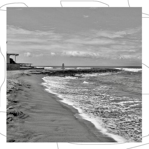 <div class="photoCaption">I think I love the ocean because it's beautiful, calm, infinite. But also angry, harsh and magnificent and that intrigues me. 🌊 #clozette</div>